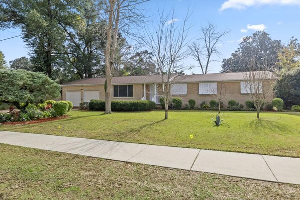 Attached, Exterior, Facade, Brick Facade, Ranch