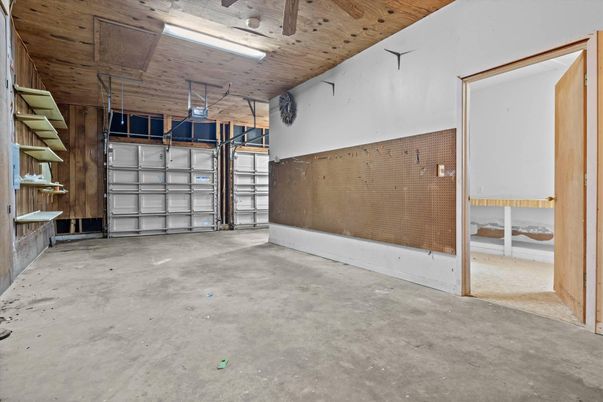 Garage, Interior, Wooden Beams, Wooden Ceilings