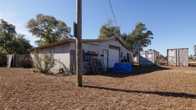 Backyard, Exterior