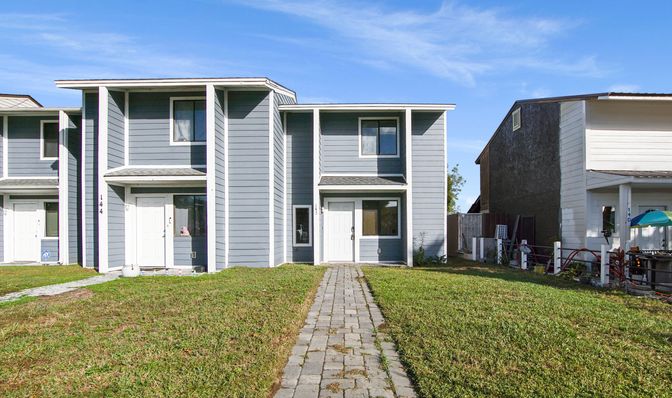 Exterior, Facade, Rowhouse