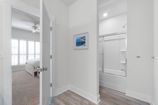 Interior, Recessed Lighting, Wood Texture Flooring