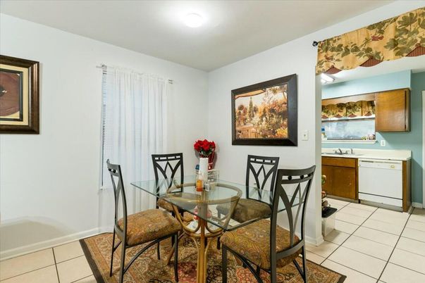 Dining room, Interior