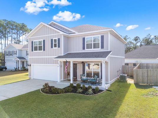 Attached, Exterior, Facade, Farmhouse