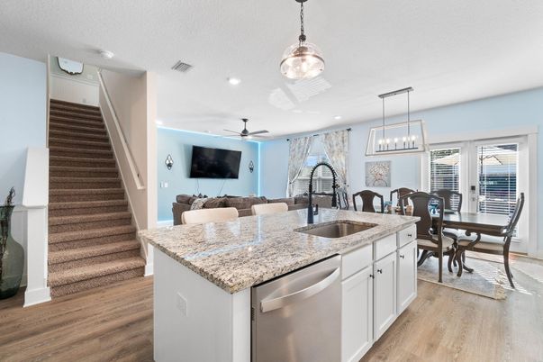 Dining room, Interior, Kitchen, Pendant Lights, Recessed Lighting, Wood Texture Flooring