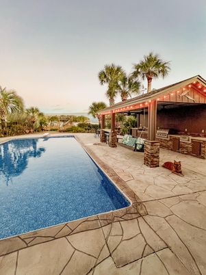 Exterior, Pool