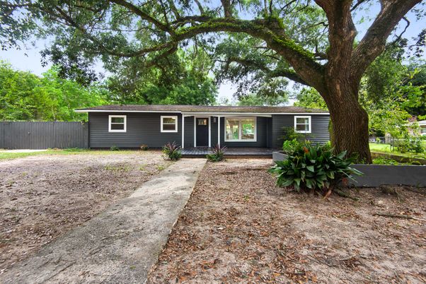 Backyard, Exterior, Facade, Ranch