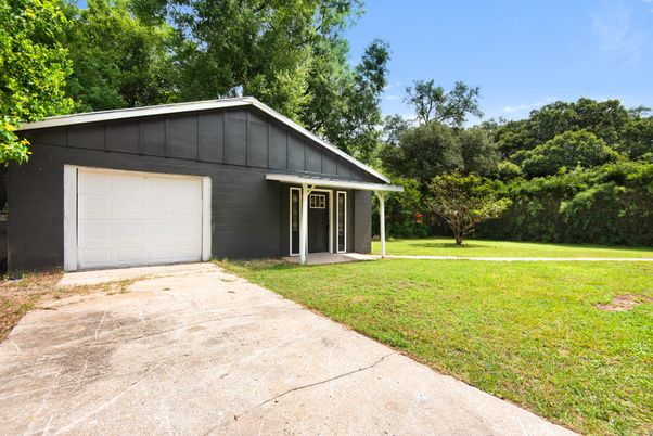 Backyard, Detached Garage, Exterior