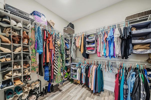 Interior, Walk-in Closets, Wood Texture Flooring