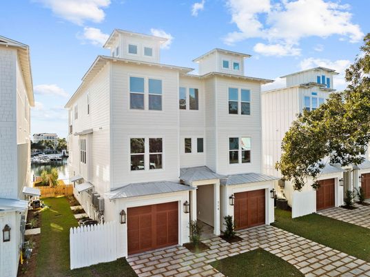 Attached, Exterior, Facade, Rowhouse