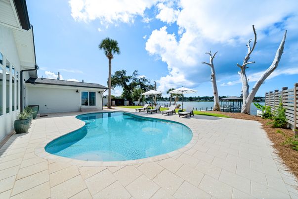 Exterior, Pool