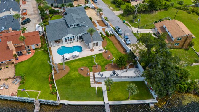 Exterior, Drone