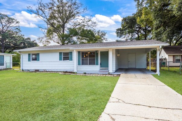 Backyard, Exterior, Facade, Ranch