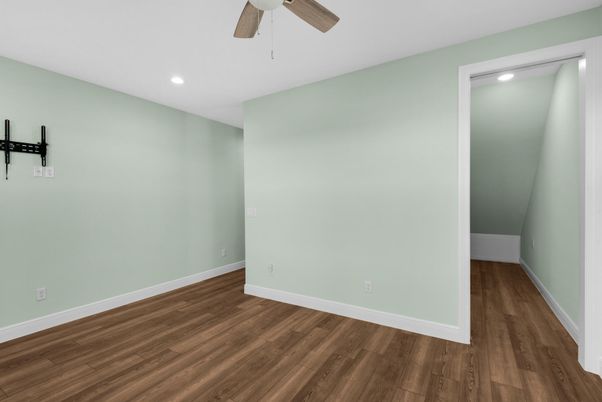 Empty room, Interior, Recessed Lighting, Wood Texture Flooring