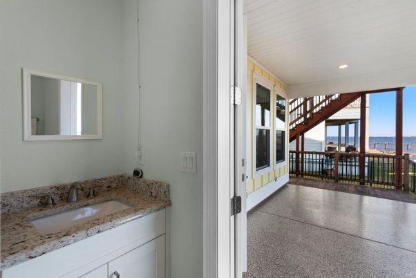 Bathroom, Interior, Recessed Lighting, Water