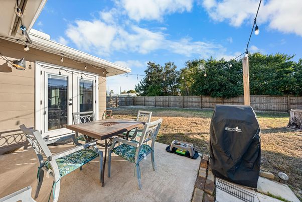Backyard, Exterior