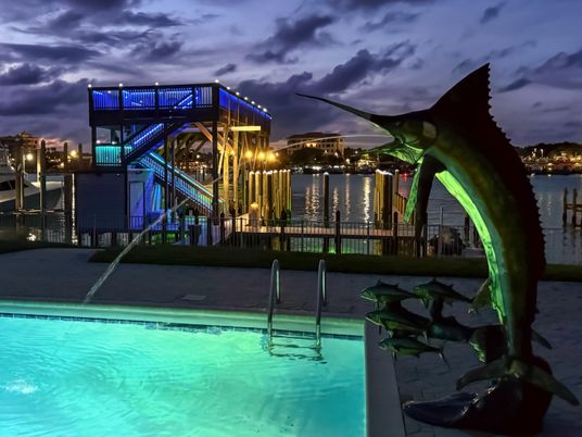 Exterior, Playground, Pool