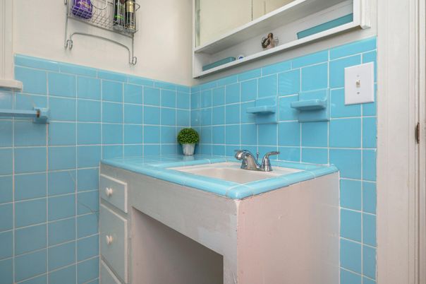 Bathroom, Interior, Tile Countertops