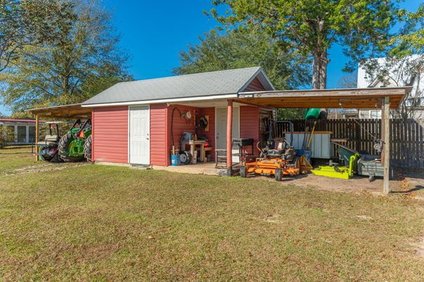 Backyard, Exterior