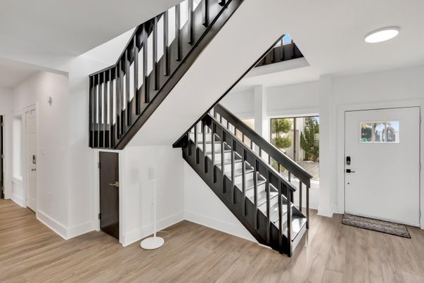 Interior, Recessed Lighting, Wood Texture Flooring
