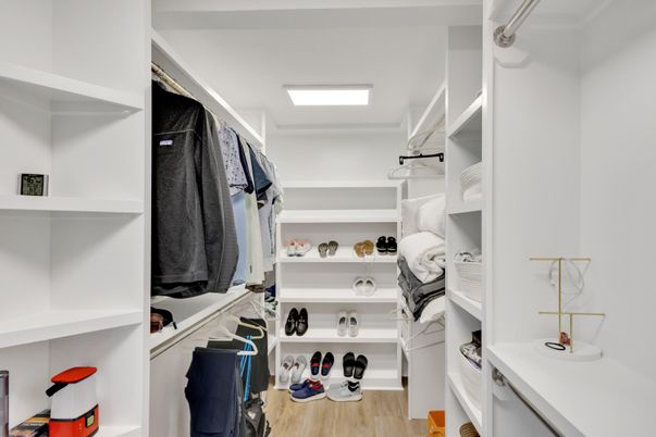 Interior, Walk-in Closets, Wood Texture Flooring
