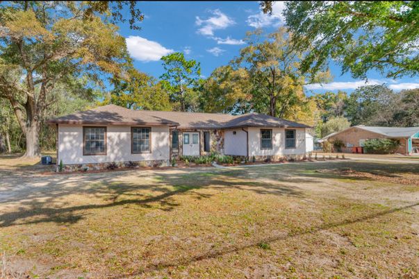 Backyard, Exterior, Facade, Ranch
