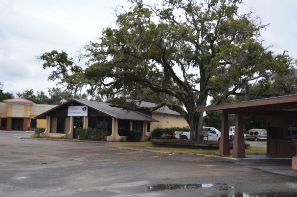 Exterior, Facade, Ranch