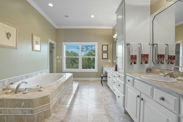Bathroom, Dual Sink Vanities, Interior, Recessed Lighting