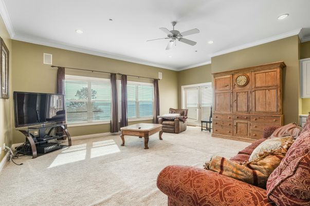 Interior, Living room, Recessed Lighting, Water