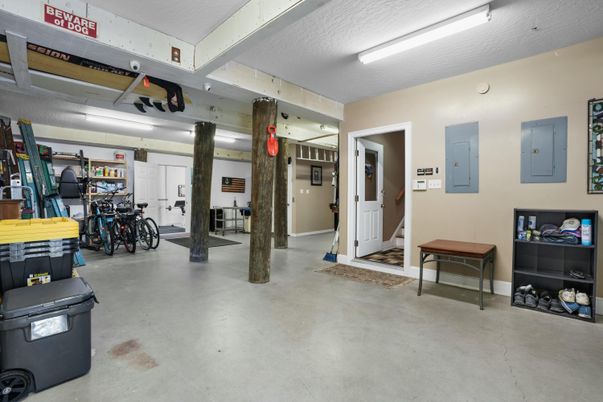 Garage, Interior