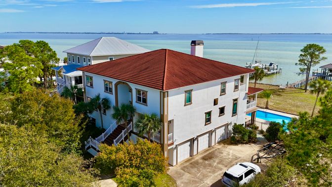 Exterior, Drone