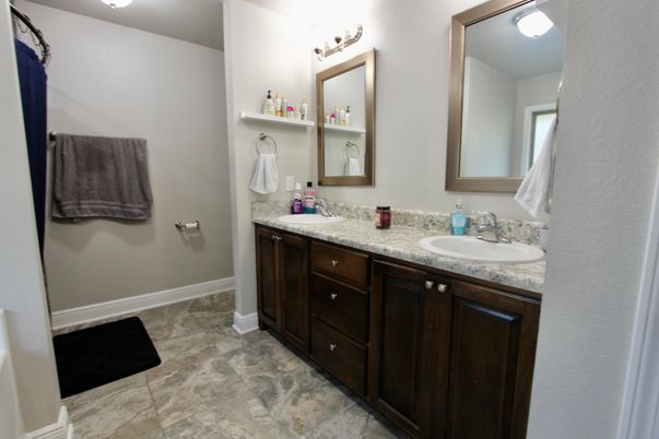 Bathroom, Dual Sink Vanities, Interior