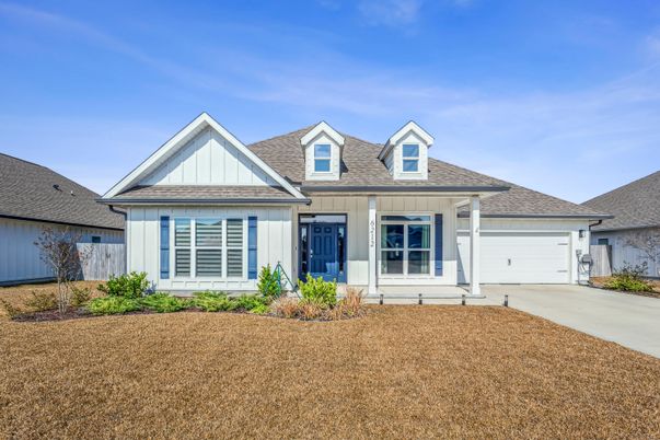 Attached, Exterior, Facade, Farmhouse