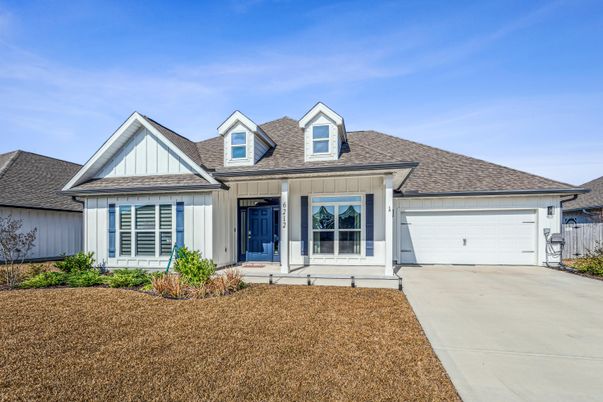Attached, Exterior, Facade, Farmhouse