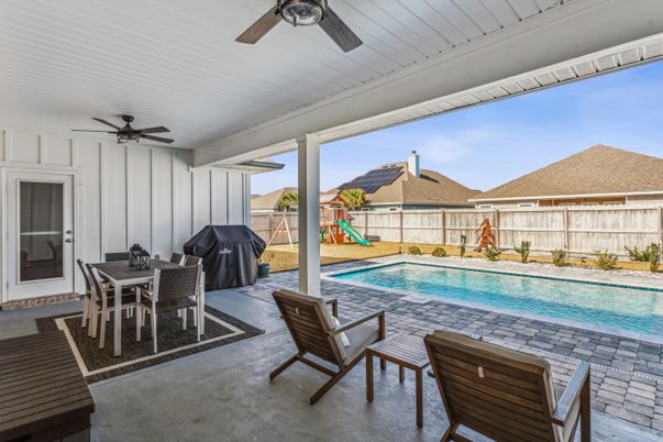 Exterior, Playground, Pool