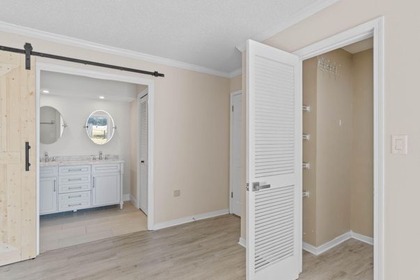 Interior, Recessed Lighting, Wood Texture Flooring