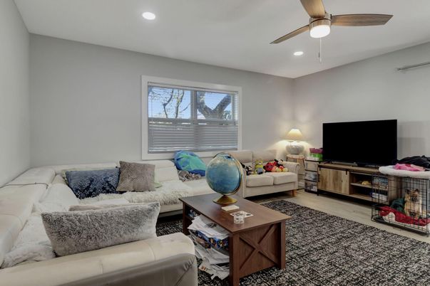 Interior, Living room, Recessed Lighting, Wood Texture Flooring