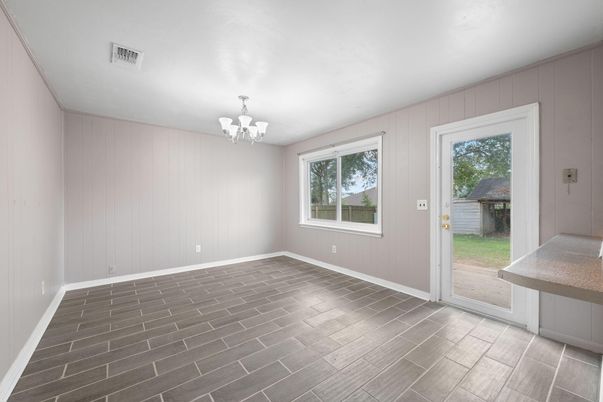Chandelier, Empty room, Interior, Wood Texture Flooring