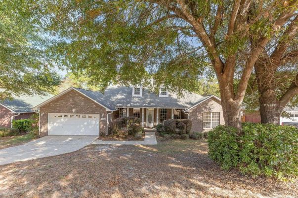 Attached, Exterior, Facade, Brick Facade, Ranch