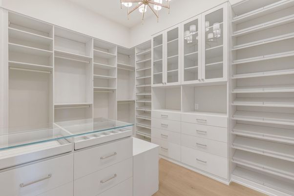 Interior, Walk-in Closets, Wood Texture Flooring