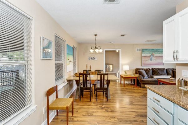 Chandelier, Dining room, Interior, Living room, Pendant Lights, Wood Texture Flooring