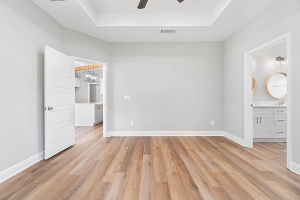 Chandelier, Empty room, Interior, Pendant Lights, Wood Texture Flooring