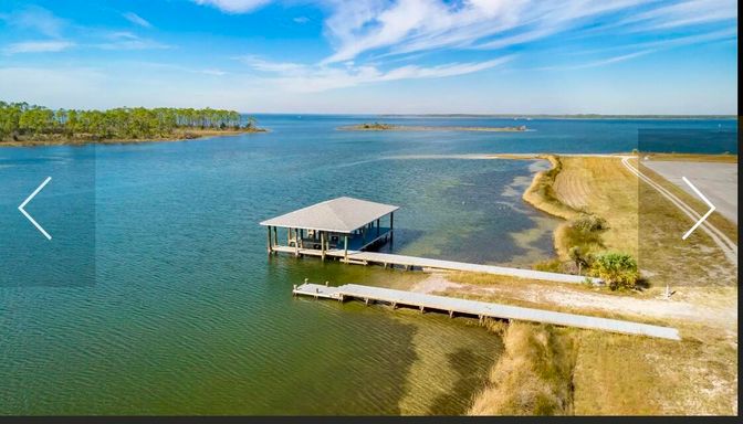 Exterior, Lake
