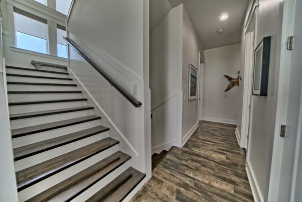 Interior, Recessed Lighting, Wood Texture Flooring