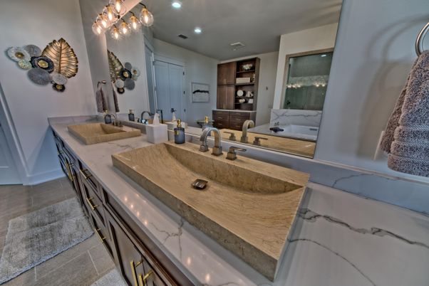 Bathroom, Dual Sink Vanities, Interior, Recessed Lighting