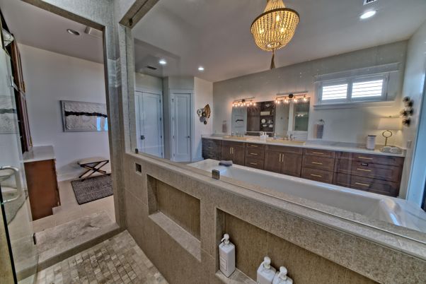 Bathroom, Dual Sink Vanities, Interior, Recessed Lighting