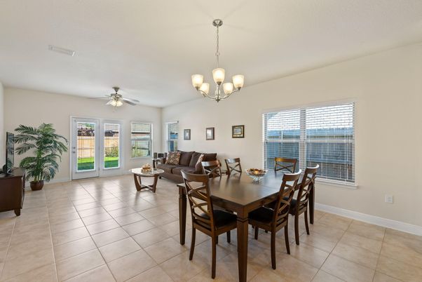Chandelier, Dining room, Interior, Living room