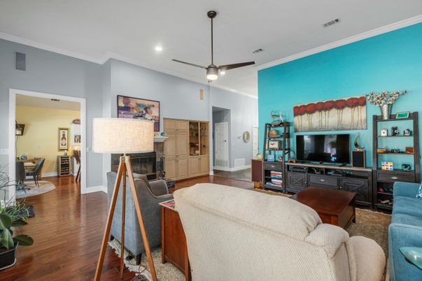 Dining room, Interior, Living room, Recessed Lighting, Wood Texture Flooring