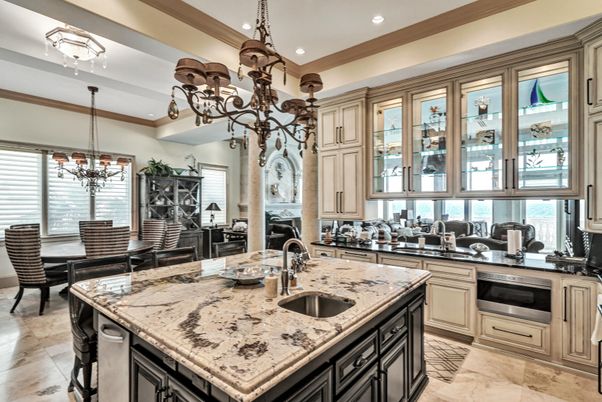 Chandelier, Dining room, Interior, Kitchen, Recessed Lighting, Stainless Steel Appliances