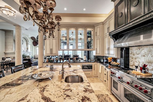 Chandelier, Dining room, Interior, Kitchen, Recessed Lighting, Stainless Steel Appliances