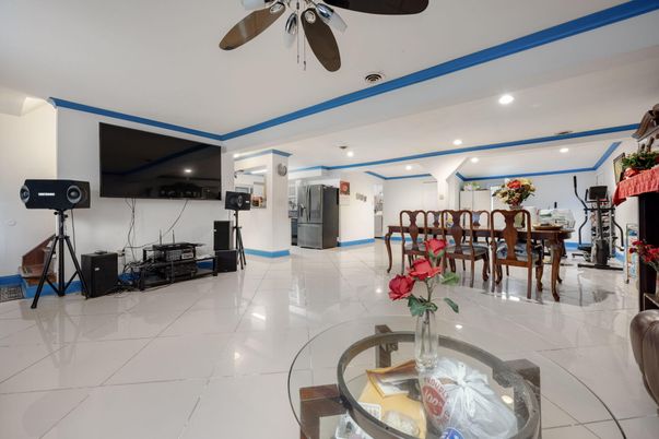 Dining room, Interior, Recessed Lighting